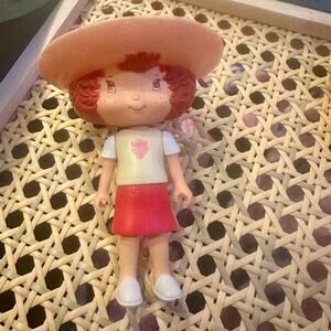 McDonald’s Vintage Strawberry Shortcake Mini Figure Doll ~4”. Used-EUC